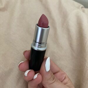 NEW MAC Silky Matte Lipstick “Mehr”